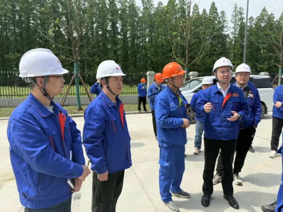 双虎涂料组织骨干团队赴 兄弟单位江新亿宏化工参观学习