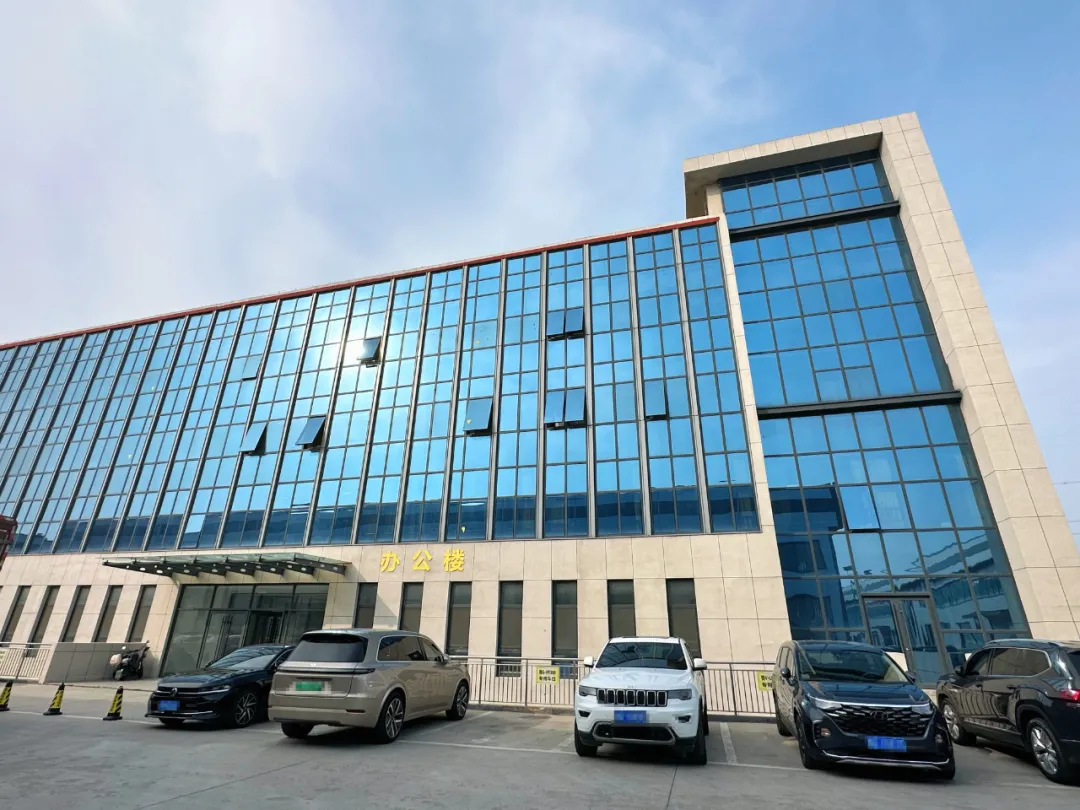 龙头聚集“中国铝都”！年产能1.5万吨，8条伟德客户端官网生产线